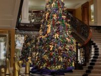 Que nunca nos falte el árbol de Navidad el hotel Claridge’s.