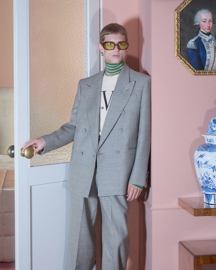 imagen 3 de Valentino, hombre y la colección Cruise.